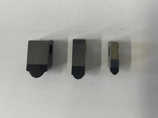 การกลึงผิวละเอียด CBN Lathe Inserts ความหนาที่กำหนดเองสำหรับการกลึง