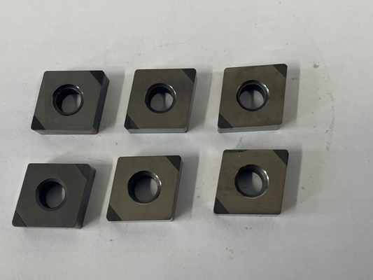 เม็ดมีดตัด CBN สีเงิน Super Hard Cemented Carbide HSS เม็ดมีดกลึง