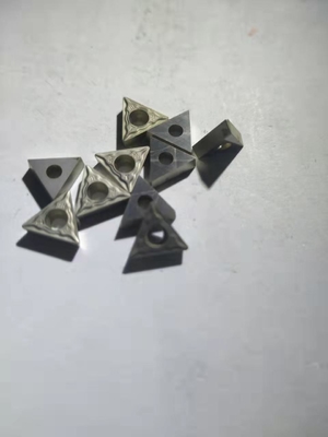 TCMT090204-HF สีเหลือง CNC Carbide Inserts Tool สามเหลี่ยม K05 - K15
